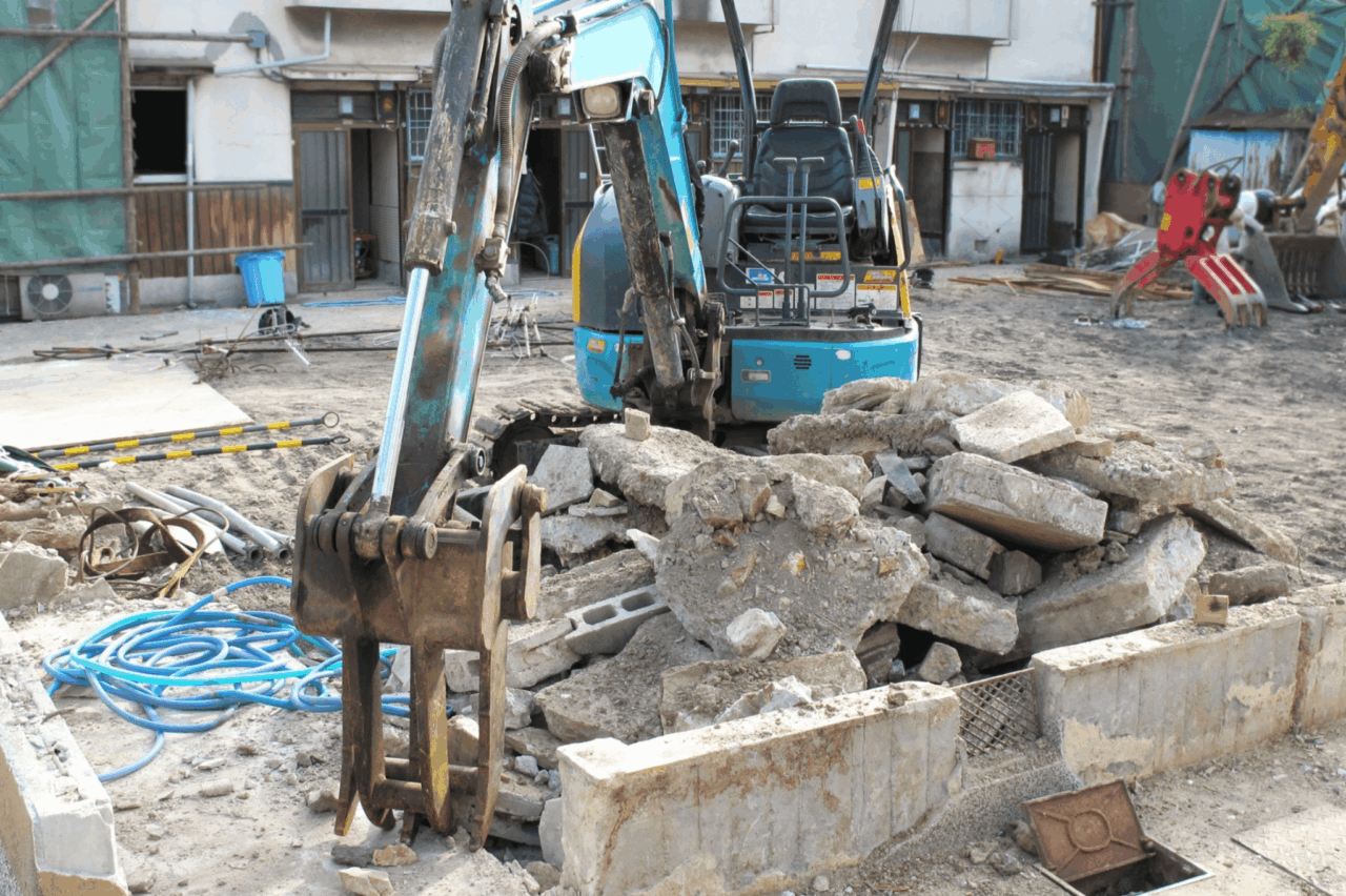 関西 解体工事センターによるアスファルト撤去の施工画像